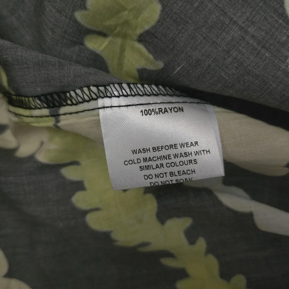 Lexbreezy Hawai'i Dress - Picture 8 of 9